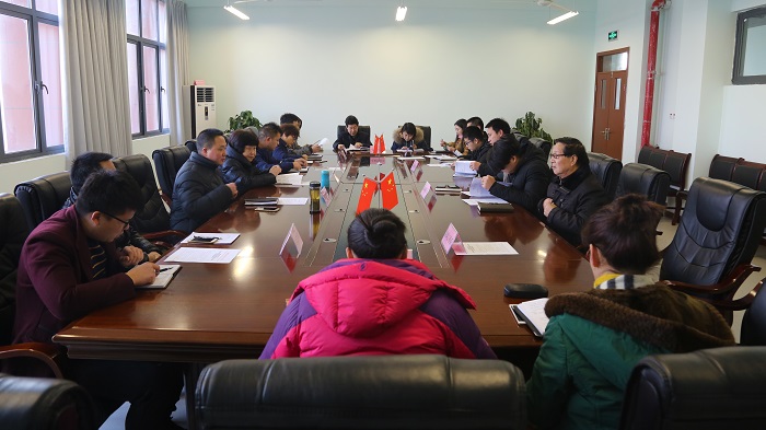 传达“全市学生安全教育与管理工作”的会议精神